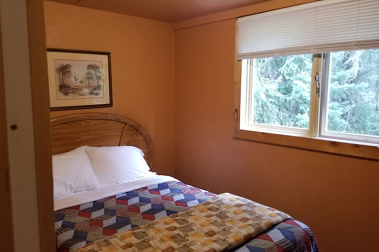 WRP-Cabin-Lakeview-Room
